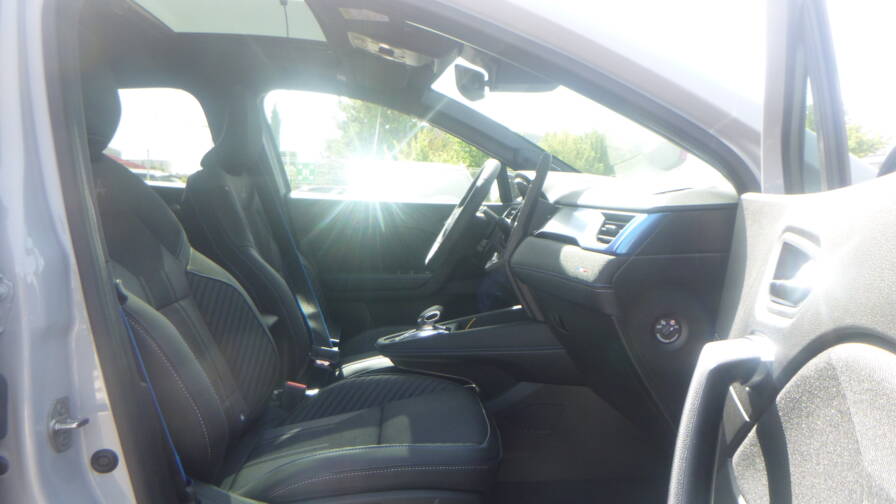 Mandataire Automobile neuf, recherche de Renault Captur-e-tech-full-hybrid-145-esprit-alpine-plus-pack-safety-et-driving-plus-toit-plus-harman - E-Motors