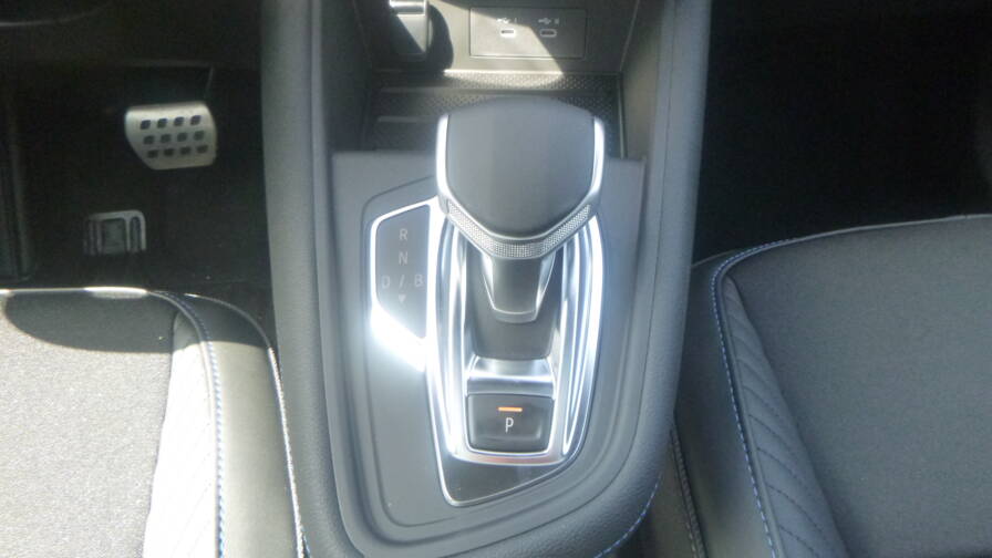 Mandataire Automobile neuf, recherche de Renault Captur-e-tech-full-hybrid-145-esprit-alpine-plus-pack-safety-et-driving-plus-toit-plus-harman - E-Motors