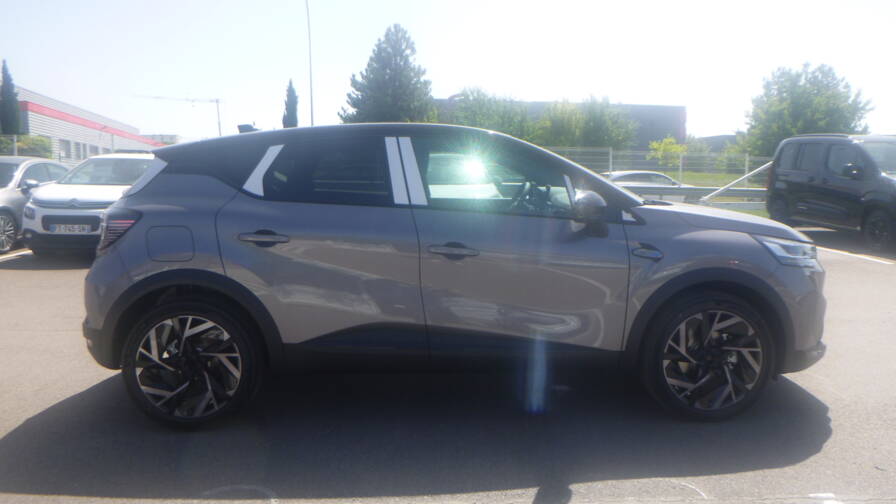 Mandataire Automobile neuf, recherche de Renault Captur-e-tech-full-hybrid-145-esprit-alpine-plus-toit-plus-360-plus-pack-safety-et-driving-plus-pack-hiver - E-Motors