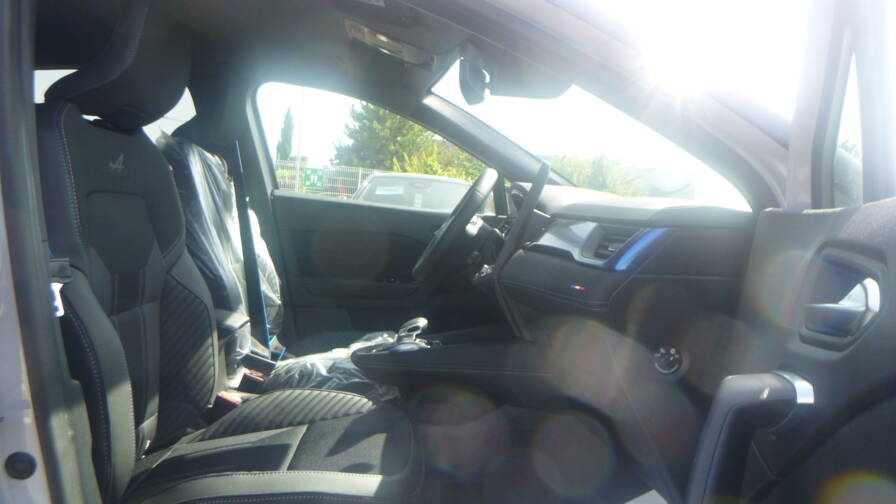 Mandataire Automobile neuf, recherche de Renault Captur-e-tech-full-hybrid-145-esprit-alpine-plus-toit-plus-pack-hiver-plus-pack-360-plus-harman-kardon - E-Motors