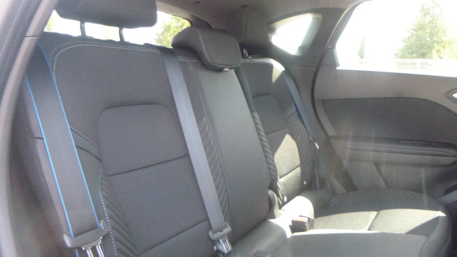 Mandataire Automobile neuf, recherche de Renault Captur-e-tech-full-hybrid-145-esprit-alpine-plus-toit-plus-360-plus-pack-safety-et-driving-plus-pack-hiver - E-Motors