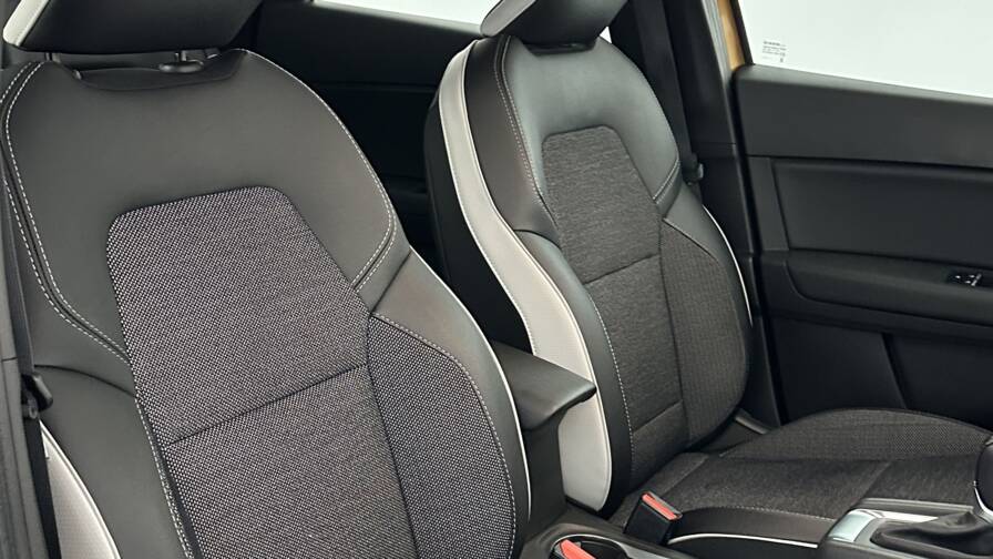 Mandataire Automobile occasion, recherche de Renault Captur-ii-1-3-tce-140ch-intens-edc - E-Motors