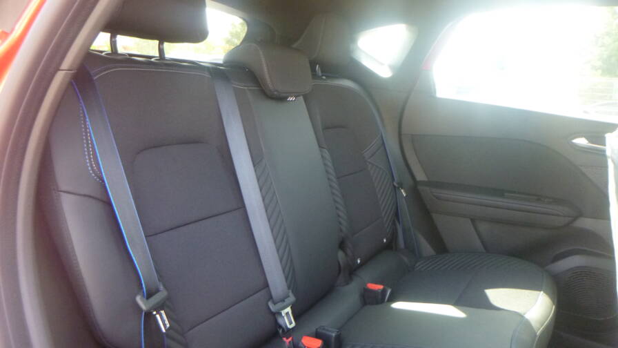 Mandataire Automobile neuf, recherche de Renault Captur-e-tech-full-hybrid-145-esprit-alpine-plus-toit-plus-pack-hiver-plus-pack-360-plus-harman-kardon - E-Motors