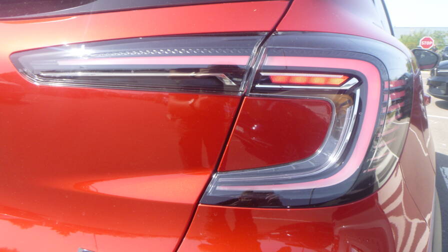 Mandataire Automobile neuf, recherche de Renault Captur-e-tech-full-hybrid-145-esprit-alpine-plus-toit-plus-pack-hiver-plus-pack-360-plus-harman-kardon - E-Motors