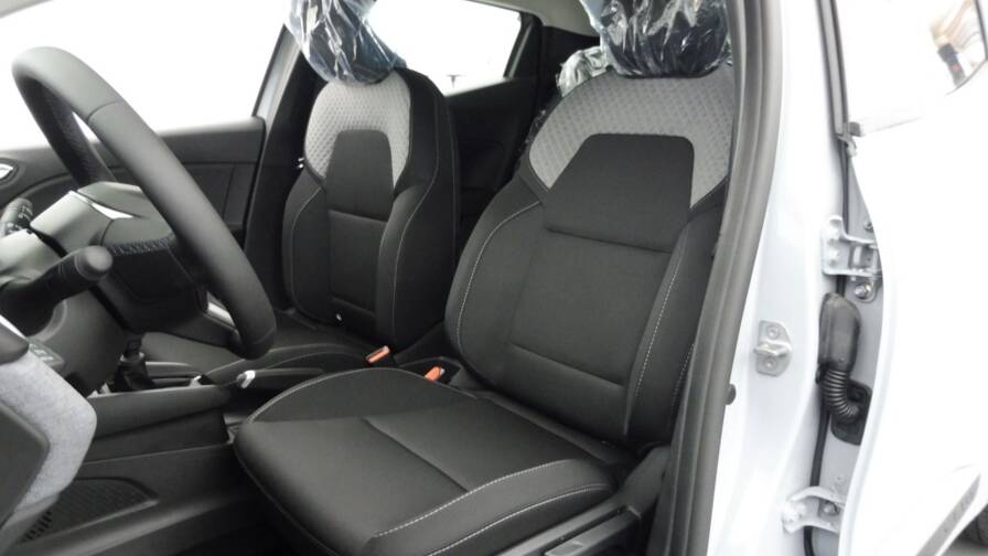 Mandataire Automobile occasion, recherche de Renault Clio-1-5-blue-dci-100ch-evolution - E-Motors