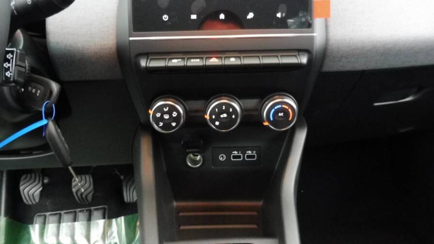 Mandataire Automobile neuf, recherche de Renault Clio-1-5-blue-dci-100ch-evolution - E-Motors