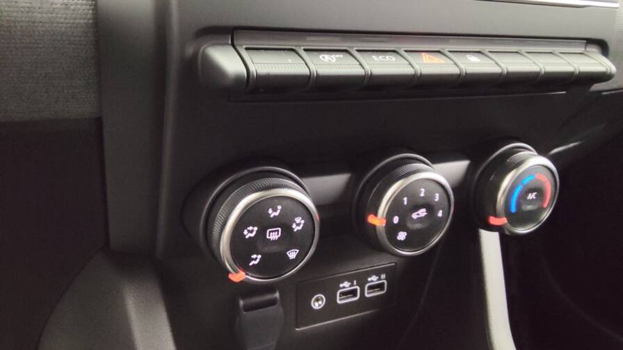 Mandataire Automobile neuf, recherche de Renault Clio-1-5-blue-dci-100ch-evolution - E-Motors