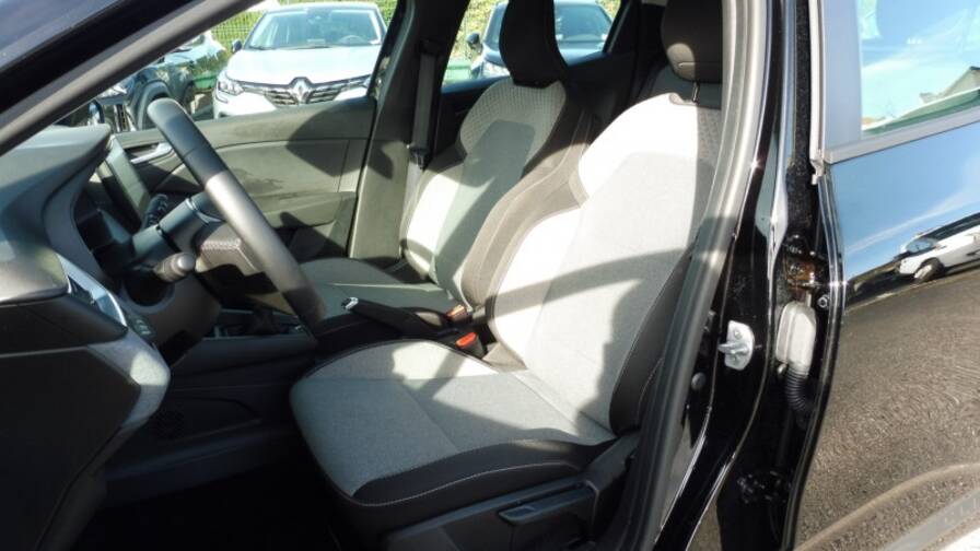 Mandataire Automobile occasion, recherche de Renault Clio-1-5-blue-dci-100ch-evolution-gsr2 - E-Motors