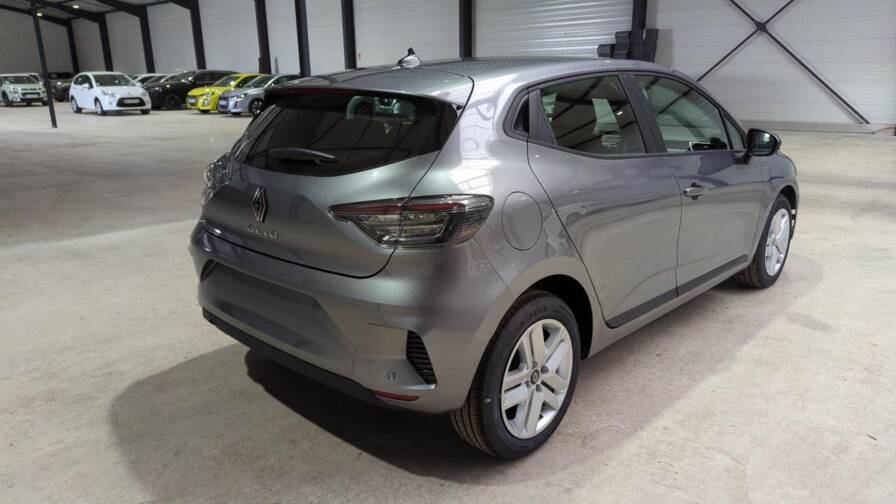 Mandataire Automobile neuf, recherche de Renault Clio-5-blue-dci-100-gsr2-evolution-plus-camera-de-recul-plus-navi - E-Motors