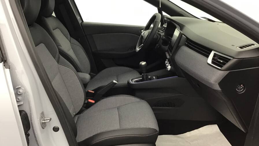 Mandataire Automobile occasion, recherche de Renault Clio-tce-90-ch-gsr2-techno5-portes-vp-essence-sans-plomb042024-en-cours - E-Motors