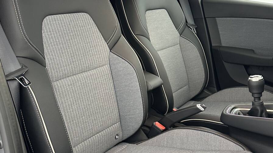 Mandataire Automobile neuf, recherche de Renault Clio-v-1-0-eco-g-100ch-techno - E-Motors