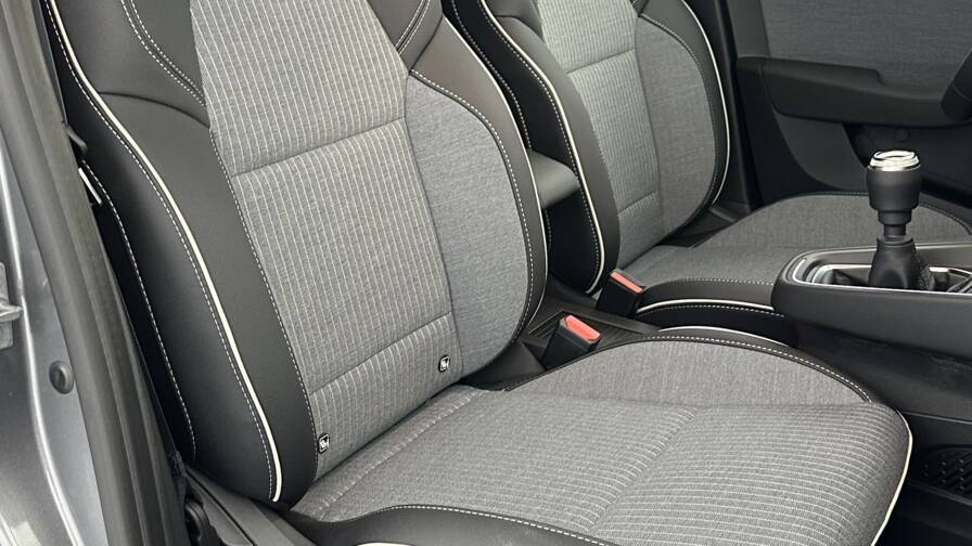 Mandataire Automobile neuf, recherche de Renault Clio-v-1-0-eco-g-100ch-techno - E-Motors