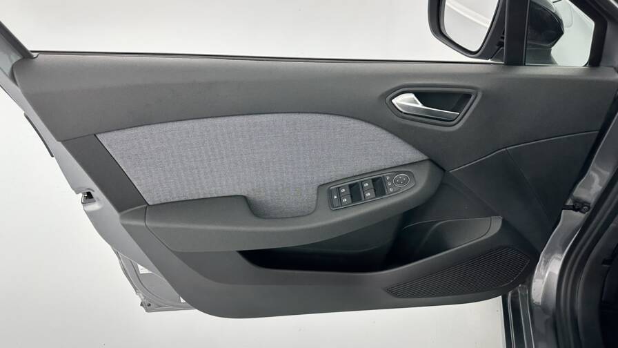 Mandataire Automobile neuf, recherche de Renault Clio-v-1-0-eco-g-100ch-techno - E-Motors