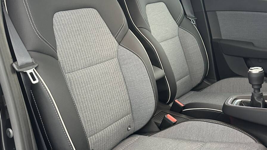 Mandataire Automobile neuf, recherche de Renault Clio-v-1-0-eco-g-100ch-techno - E-Motors