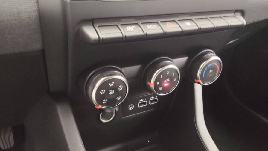 Mandataire Automobile neuf, recherche de Renault Clio-1-5-dci-100ch-evolution-25 - E-Motors