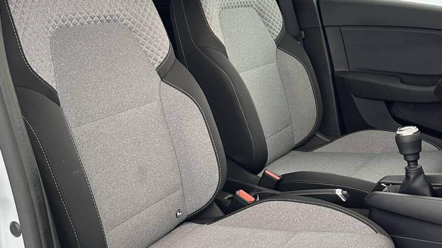 Mandataire Automobile occasion, recherche de Renault Clio-v-2-1-0-tce-90ch-evolution - E-Motors