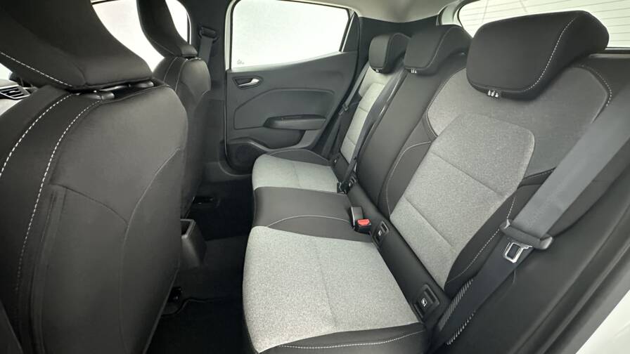 Mandataire Automobile neuf, recherche de Renault Clio-v-2-e-tech-full-hybrid-145ch-evolution - E-Motors