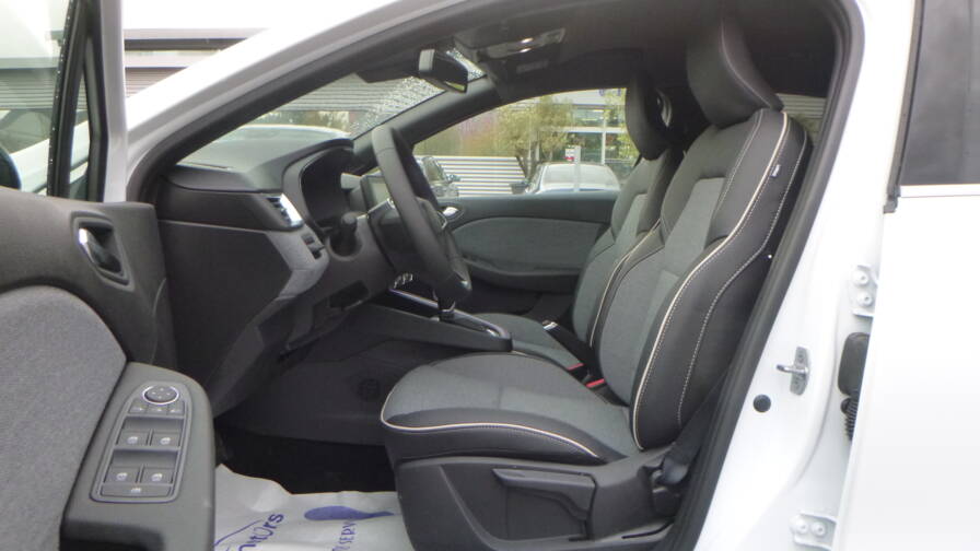 Mandataire Automobile neuf, recherche de Renault Clio-tce-90-x-tronic-techno-plus-pack-look - E-Motors