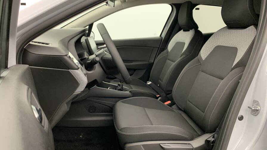 Mandataire Automobile neuf, recherche de Renault Clio-5-blue-dci-100-ch-gsr2-evolution - E-Motors