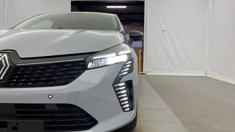 Mandataire Automobile neuf, recherche de Renault Clio-5-blue-dci-100-ch-gsr2-evolution - E-Motors