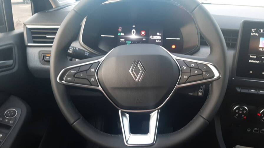 Mandataire Automobile neuf, recherche de Renault Clio-5-blue-dci-100-ch-gsr2-evolution - E-Motors