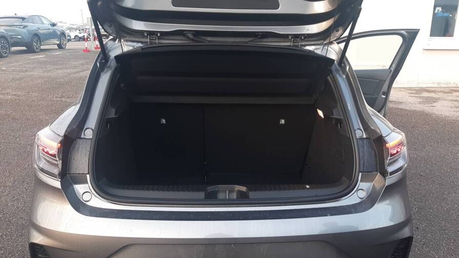 Mandataire Automobile neuf, recherche de Renault Clio-5-blue-dci-100-ch-gsr2-evolution - E-Motors