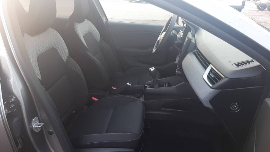 Mandataire Automobile neuf, recherche de Renault Clio-5-blue-dci-100-ch-gsr2-evolution - E-Motors