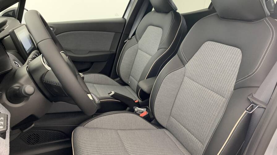 Mandataire Automobile neuf, recherche de Renault Clio-5-tce-90-ch-gsr2-techno - E-Motors