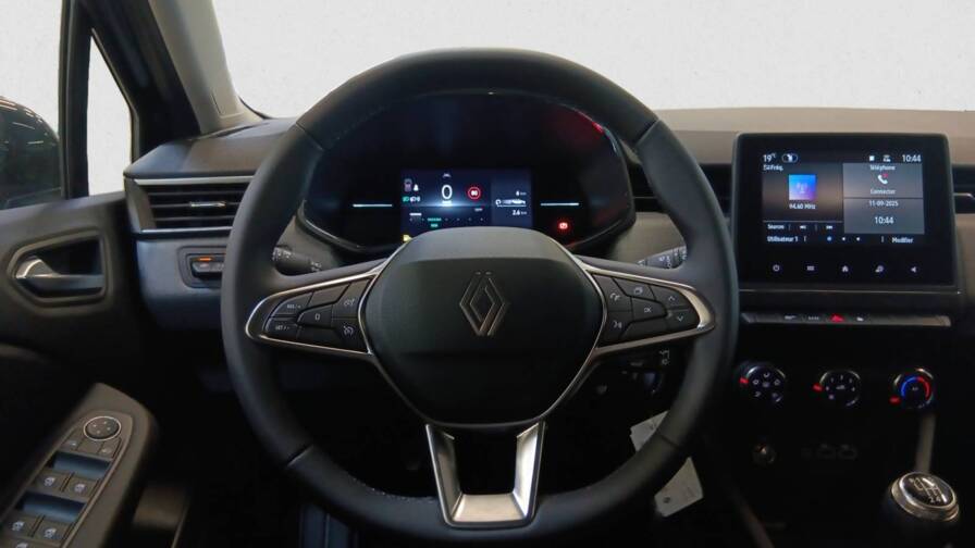 Mandataire Automobile occasion, recherche de Renault Clio-blue-dci-100-ch-gsr2-evolution - E-Motors