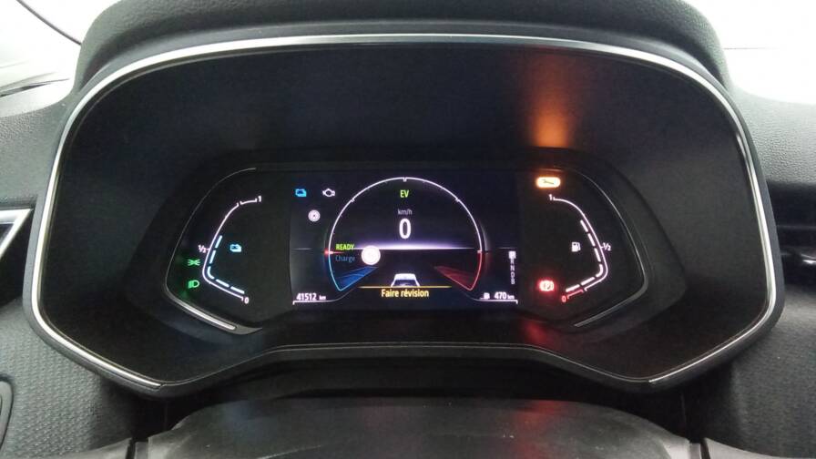 Mandataire Automobile occasion, recherche de Renault Clio-e-tech-140-zen-gps-pdc-ar - E-Motors