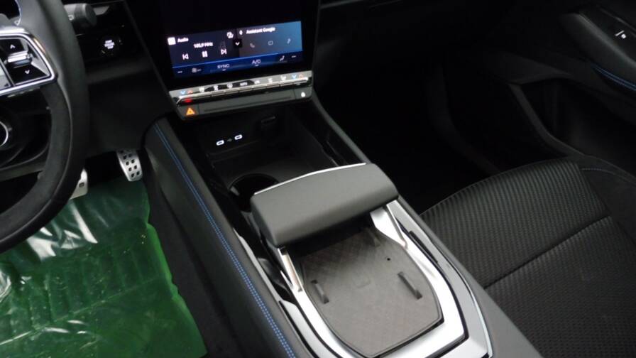 Mandataire Automobile occasion, recherche de Renault Espace-1-2-e-tech-full-hybrid-200ch-esprit-alpine-7-places-24 - E-Motors