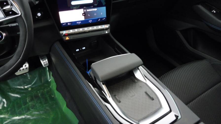 Mandataire Automobile neuf, recherche de Renault Espace-1-2-e-tech-full-hybrid-200ch-esprit-alpine-7-places-25 - E-Motors