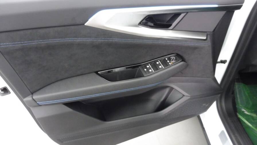 Mandataire Automobile neuf, recherche de Renault Espace-1-2-e-tech-full-hybrid-200ch-esprit-alpine-7-places-25 - E-Motors