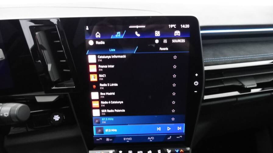 Mandataire Automobile neuf, recherche de Renault Espace-1-2-e-tech-full-hybrid-200ch-esprit-alpine-7-places-25 - E-Motors