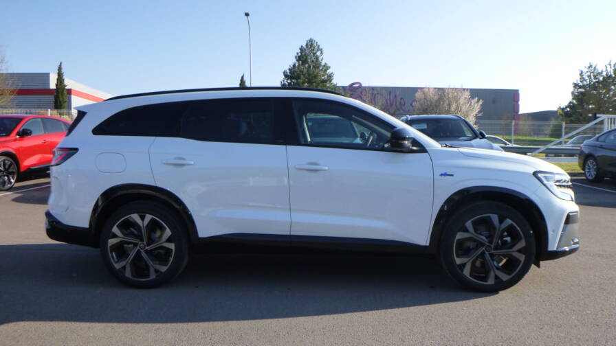 Mandataire Automobile neuf, recherche de Renault Espace-e-tech-full-hybrid-200-esprit-alpine - E-Motors