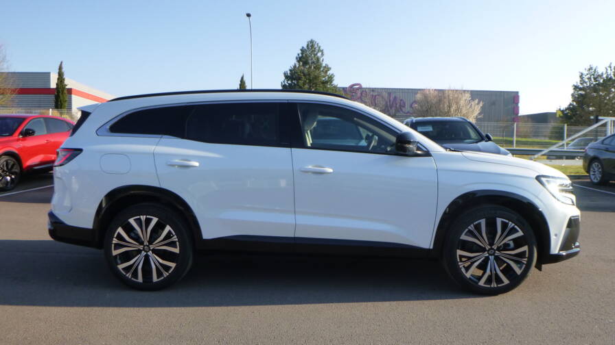 Mandataire Automobile neuf, recherche de Renault Espace-e-tech-full-hybrid-200-iconic-7pl-plus-toit-vitr-plus-hi-fi-harman - E-Motors