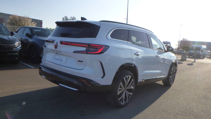 Mandataire Automobile neuf, recherche de Renault Espace-e-tech-full-hybrid-200-iconic-7pl-plus-toit-vitr-plus-hi-fi-harman - E-Motors