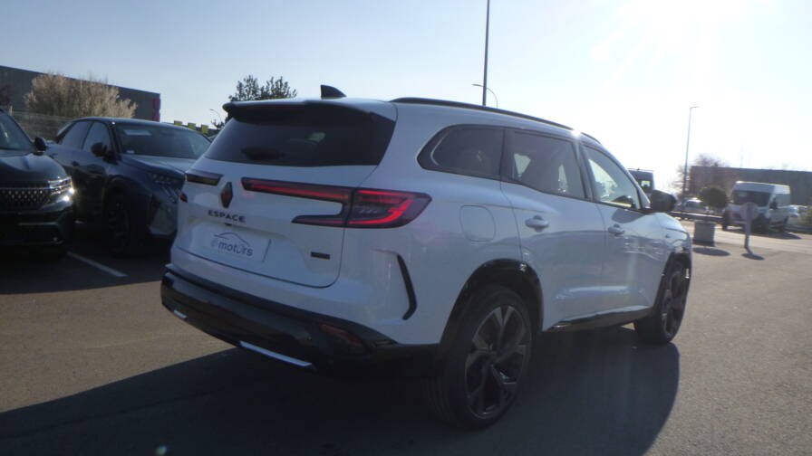 Mandataire Automobile neuf, recherche de Renault Espace-e-tech-full-hybrid-200-esprit-alpine - E-Motors
