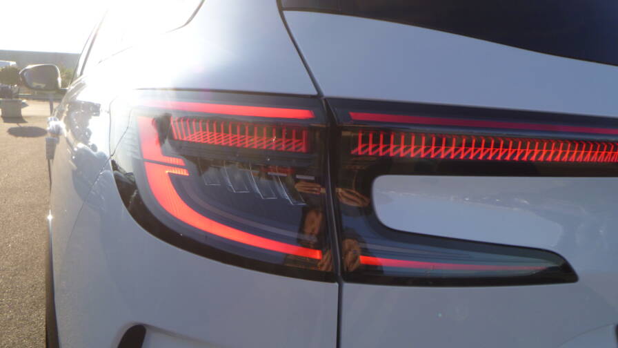 Mandataire Automobile neuf, recherche de Renault Espace-e-tech-full-hybrid-200-iconic-7pl-plus-toit-vitr-plus-hi-fi-harman - E-Motors