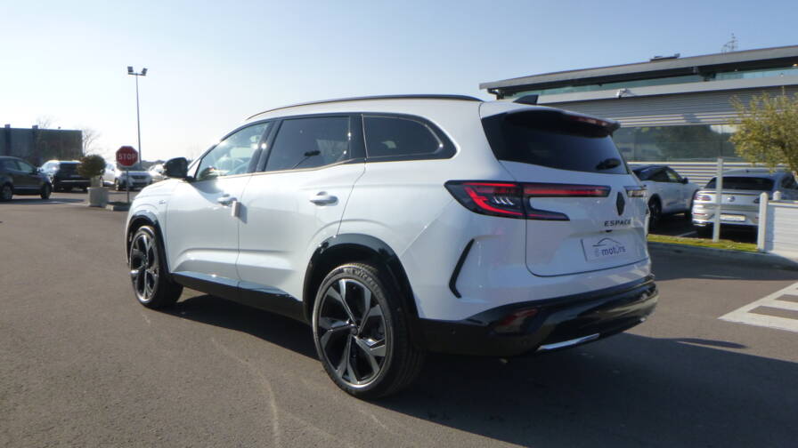 Mandataire Automobile neuf, recherche de Renault Espace-e-tech-full-hybrid-200-esprit-alpine - E-Motors