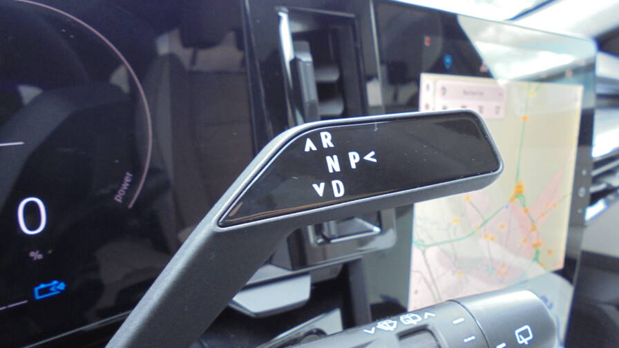 Mandataire Automobile neuf, recherche de Renault Espace-e-tech-full-hybrid-200-iconic-7pl-plus-toit-vitr-plus-hi-fi-harman - E-Motors