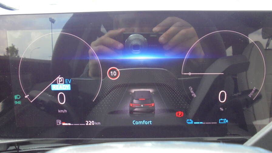 Mandataire Automobile neuf, recherche de Renault Espace-e-tech-full-hybrid-200-iconic-7pl-plus-toit-vitr-plus-hi-fi-harman - E-Motors