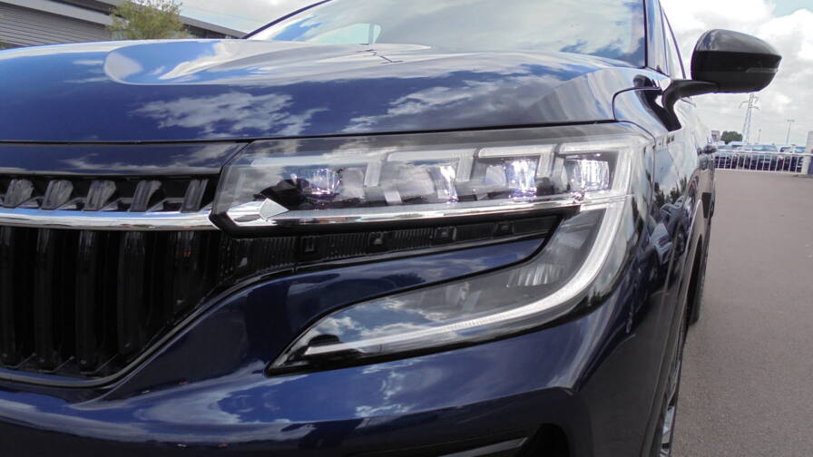 Mandataire Automobile neuf, recherche de Renault Espace-e-tech-full-hybrid-200-iconic-7pl-plus-toit-vitr-plus-hi-fi-harman - E-Motors