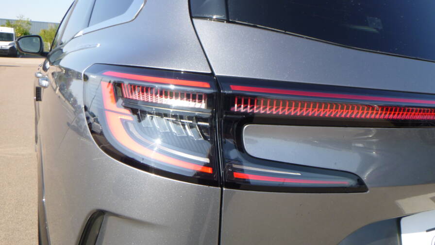 Mandataire Automobile neuf, recherche de Renault Espace-e-tech-full-hybrid-200-iconic-7pl-plus-toit-vitr-plus-hi-fi-harman - E-Motors