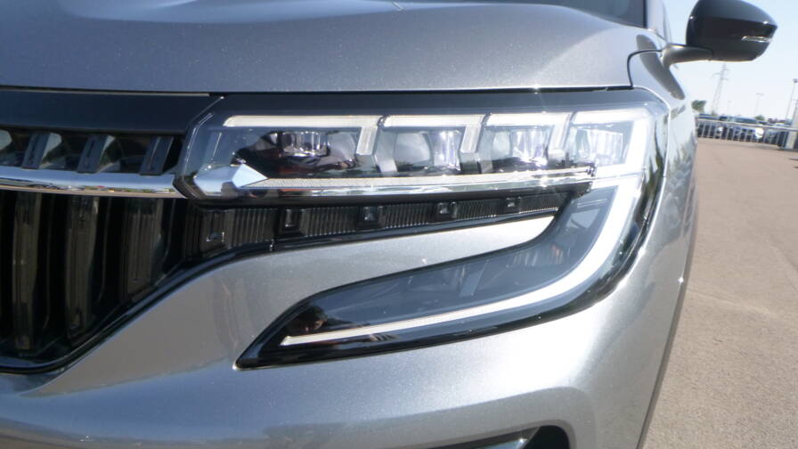 Mandataire Automobile neuf, recherche de Renault Espace-e-tech-full-hybrid-200-iconic-7pl-plus-toit-vitr-plus-hi-fi-harman - E-Motors