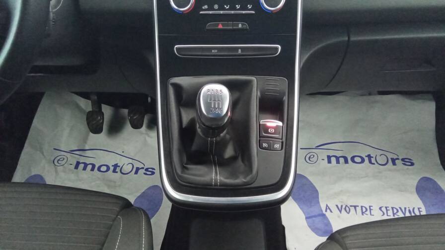 Mandataire Automobile occasion, recherche de Renault Grand-scenic-tce-140-zen-plus-pack-r-link-2-plus-pack-confort - E-Motors