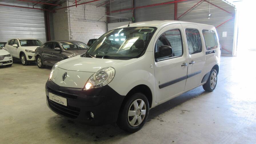 Avis-mandataire-auto-Emotors-Renault-Kangoo-express-ze-Kangoo-z-e-maxi-cabine-approfondie.