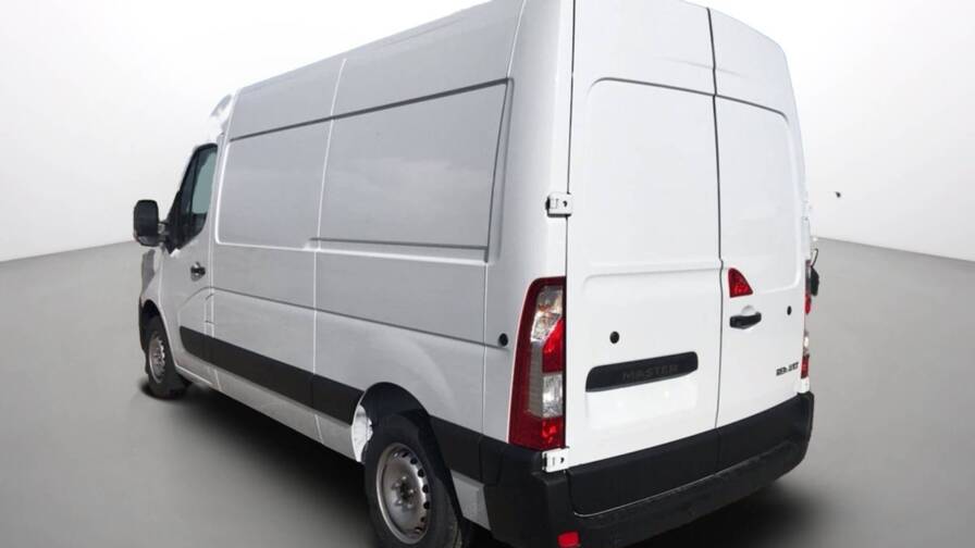 Avis-mandataire-auto-Emotors-Renault-Master-fourgon-Trac-f3500-l2h2-blue-dci-135-confort.