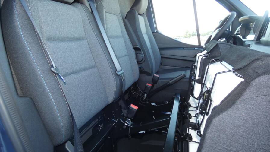 Mandataire Automobile neuf, recherche de Renault Master-fourgon-nouveau-trac-3t5-l2h2-blue-dci-170-extra - E-Motors