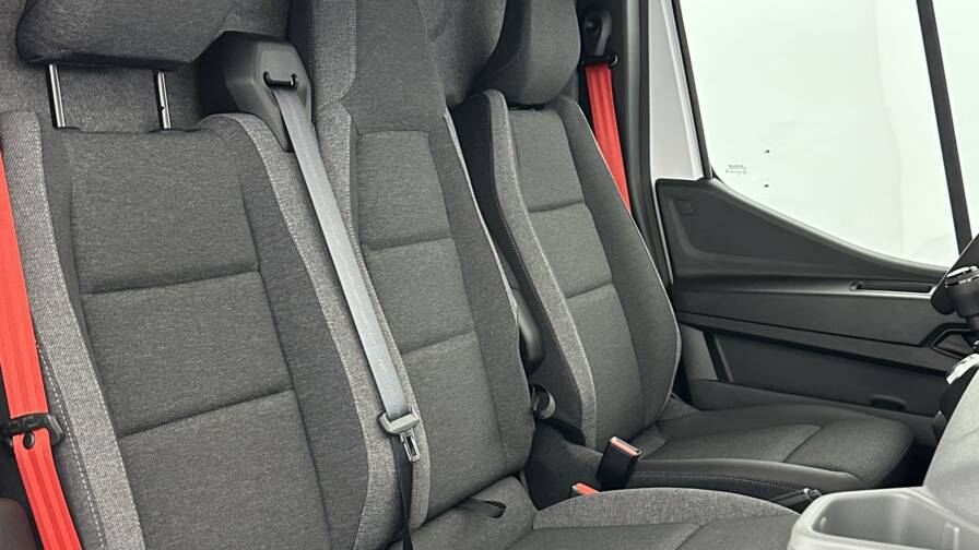 Mandataire Automobile neuf, recherche de Renault Master-l3h2-3t5-2-0-dci-150ch-red-edition - E-Motors